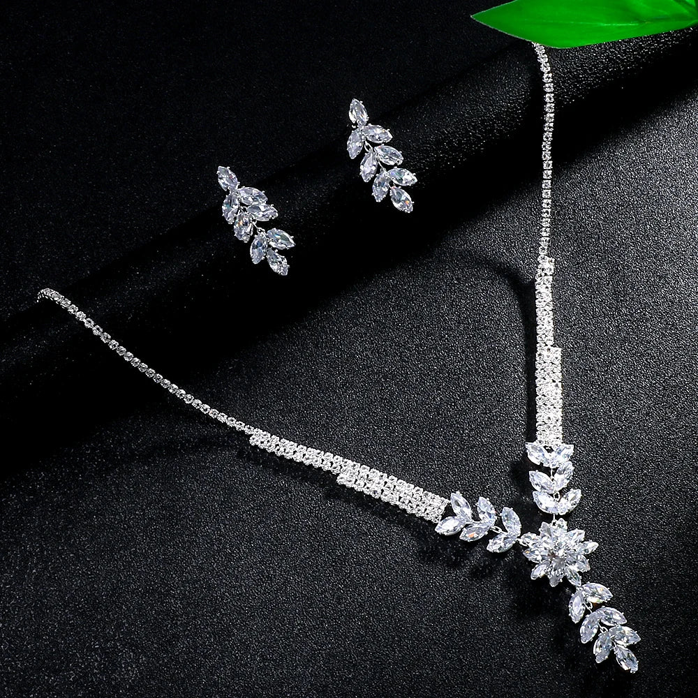 Elegant Zircon Flower Earrings Necklace Sets Pendant for Women Exquisite Crystal Indian Bridal Jewelry Set Wedding Accessories