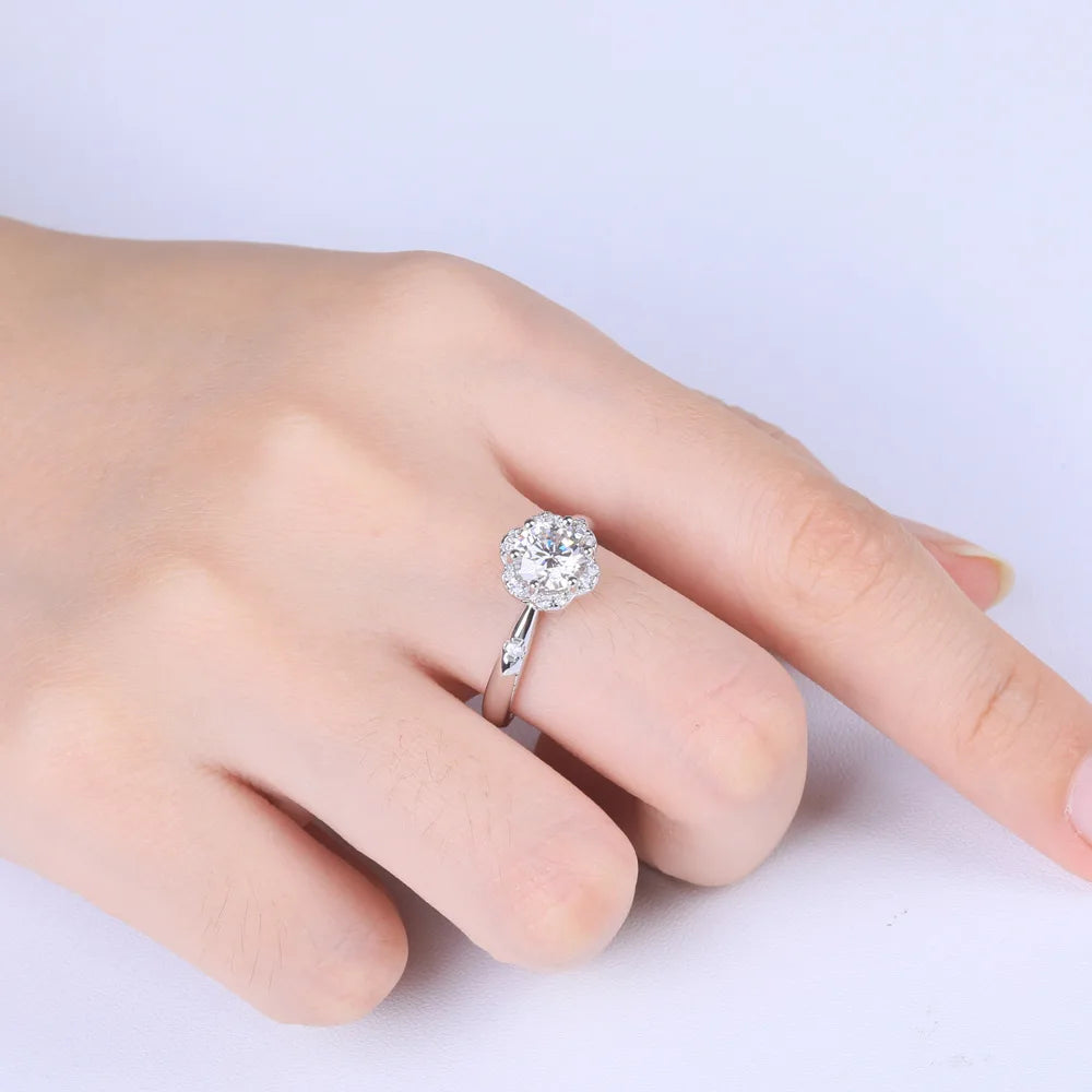 JoyceJelly Classic 925 Sterling Silver Jewelry 1 ct D Color Moissanite Ring For Women Flower Shaped Party Jewelry Gift Wholesale