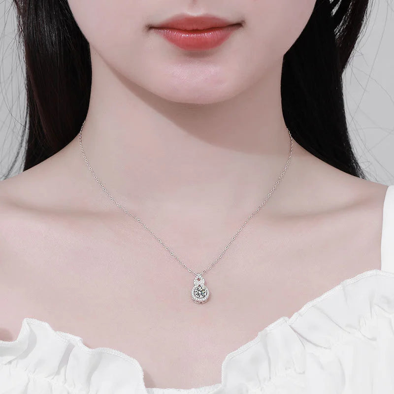 JoyceJelly Trendy Women's Sterling 925 Silver Necklace D-color 1 Carat Moissanite Diamond Jewelry Female Pendant Clavicle Chain