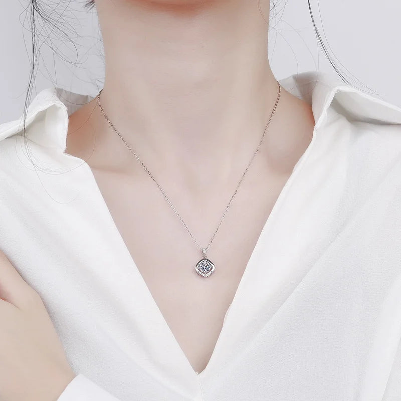 JoyceJelly 1ct VVS D Colored Moissanite Diamond Necklace For Women Silver 925 Jewelry Female Simple Temperament Clavicle Chain