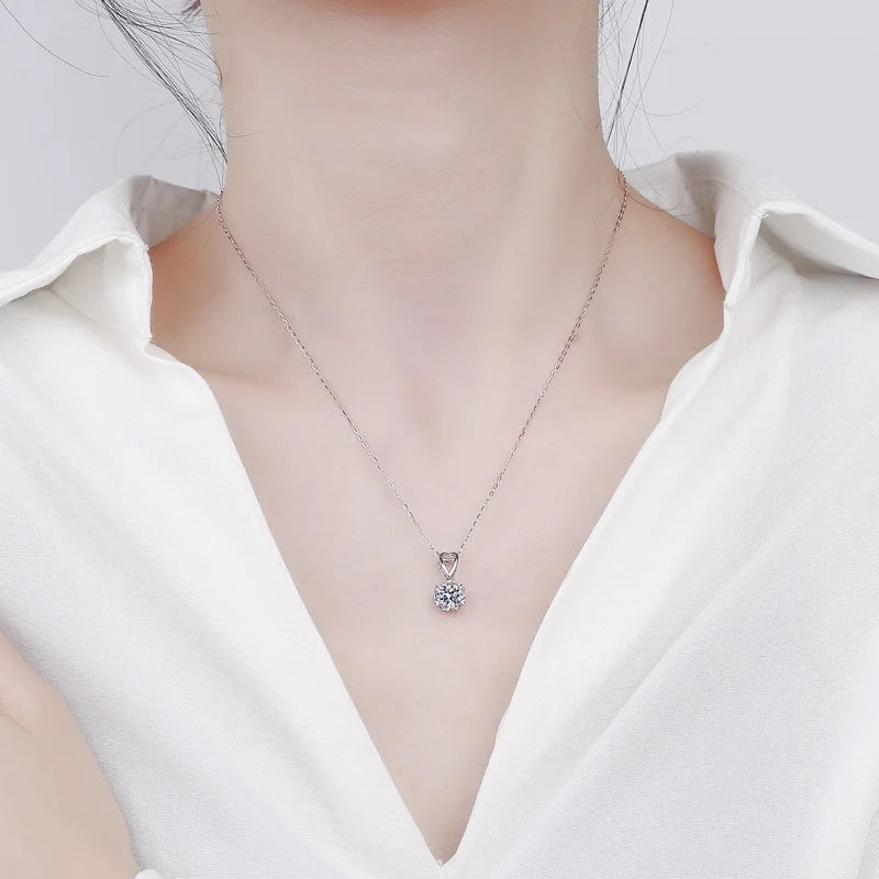 JoyceJelly 1ct Round Moissanite Diamond Jewelry Six Claw Snowflake Necklace Women's Simple Elegant Pendant Chain Christmas Gift